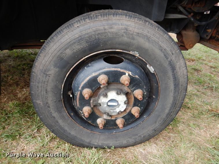 image for item KA9460 2006 GMC C5500  forestry bucket truck