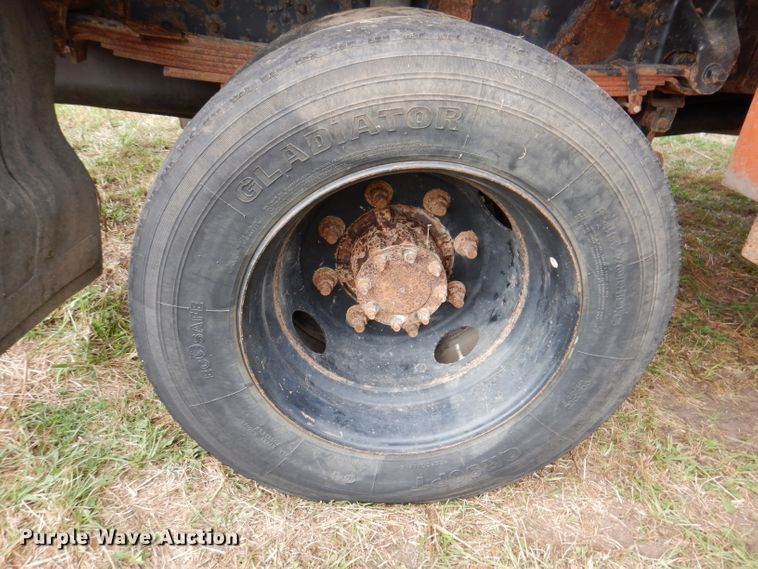 image for item KA9460 2006 GMC C5500  forestry bucket truck