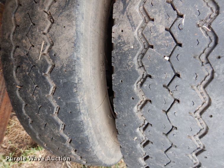 image for item KA9460 2006 GMC C5500  forestry bucket truck