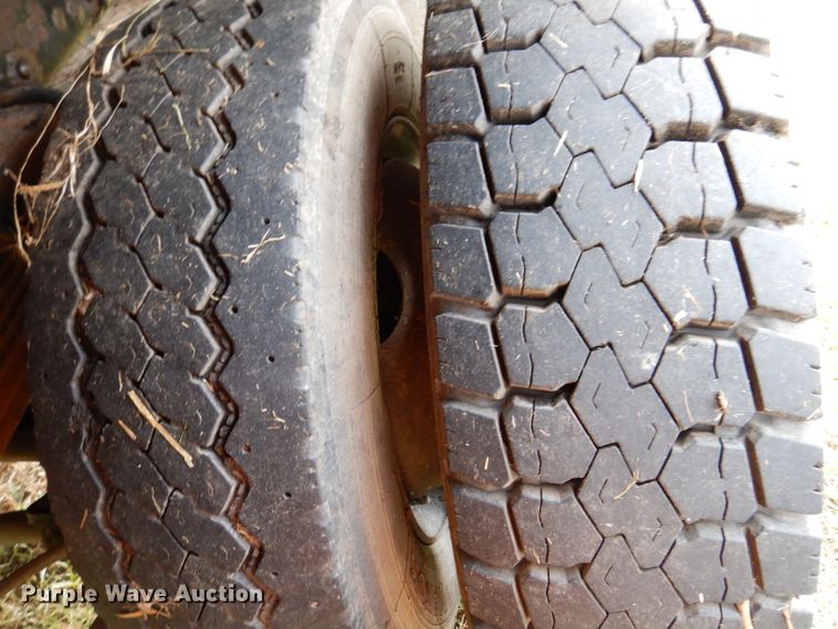 image for item KA9460 2006 GMC C5500  forestry bucket truck