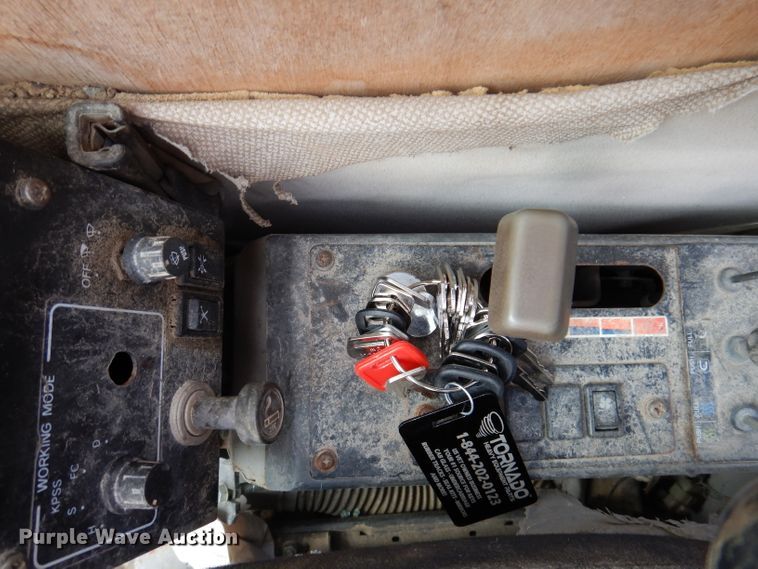 image for item KA9461 1994 Kobelco SK400LC-III  excavator