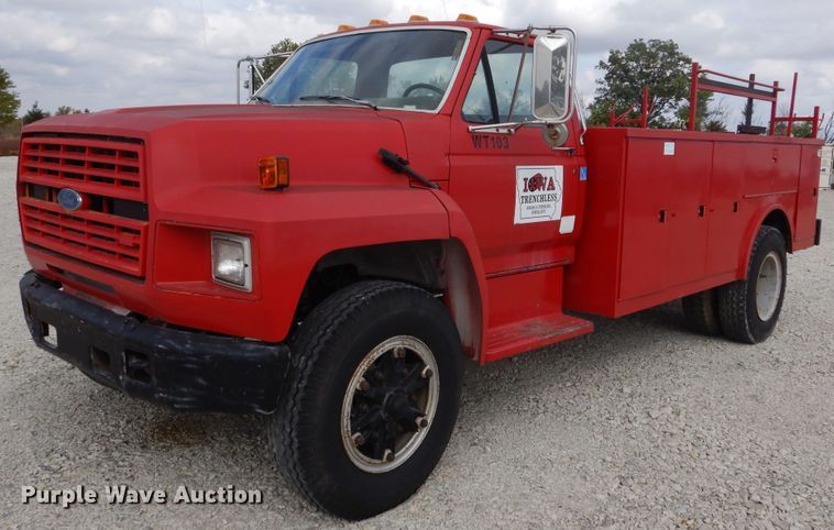 image for item KA9463 1993 Ford F700  utility / service truck