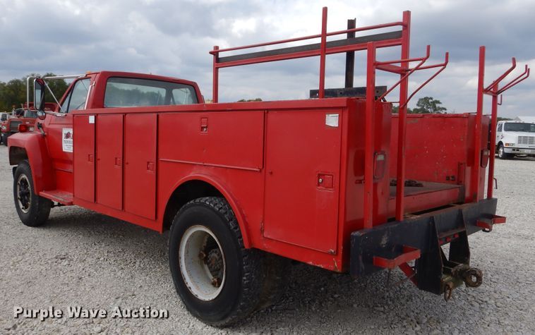 image for item KA9463 1993 Ford F700  utility / service truck