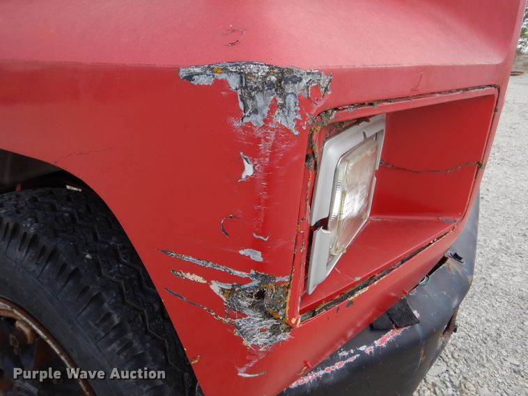 image for item KA9463 1993 Ford F700  utility / service truck