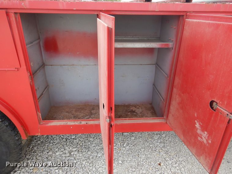 image for item KA9463 1993 Ford F700  utility / service truck