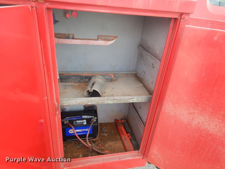 image for item KA9463 1993 Ford F700  utility / service truck