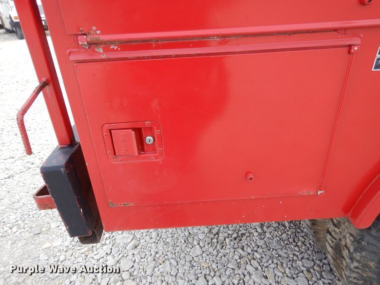 image for item KA9463 1993 Ford F700  utility / service truck