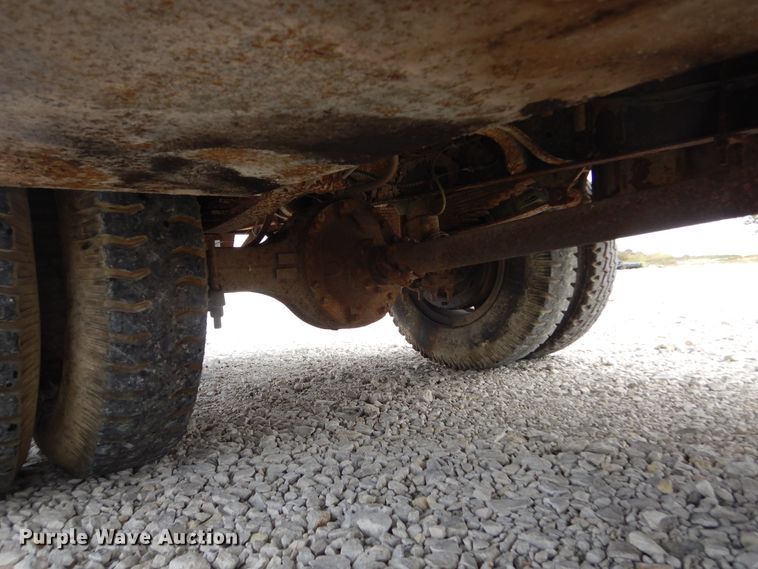 image for item KA9463 1993 Ford F700  utility / service truck