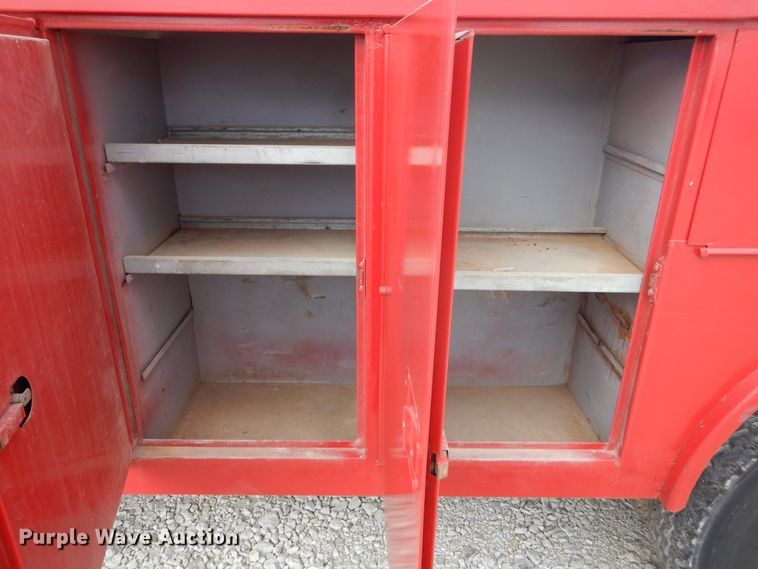 image for item KA9463 1993 Ford F700  utility / service truck