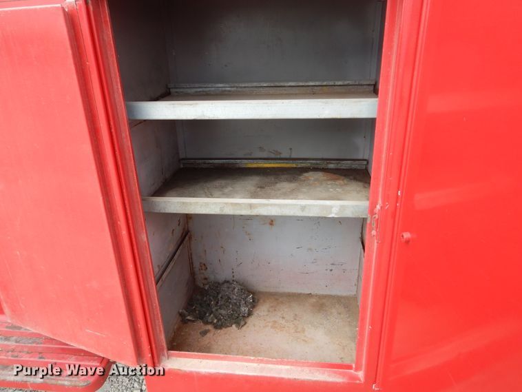 image for item KA9463 1993 Ford F700  utility / service truck