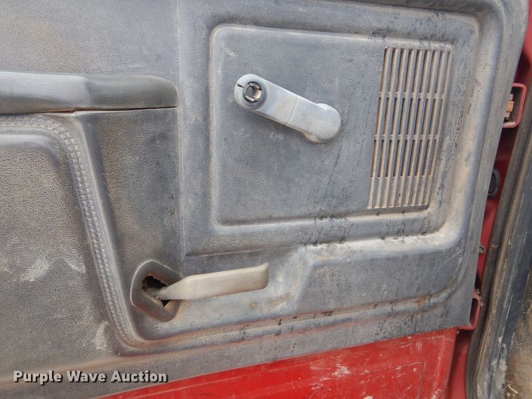 image for item KA9463 1993 Ford F700  utility / service truck