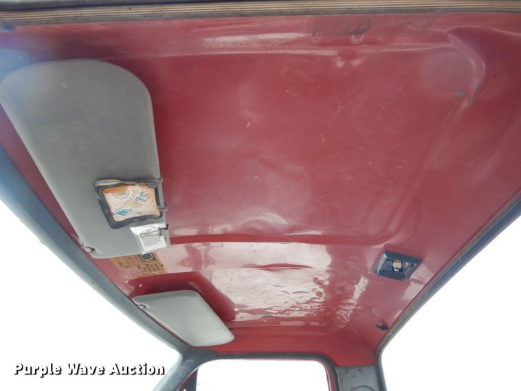 image for item KA9463 1993 Ford F700  utility / service truck