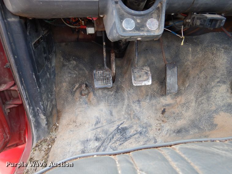 image for item KA9463 1993 Ford F700  utility / service truck