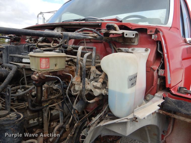 image for item KA9463 1993 Ford F700  utility / service truck