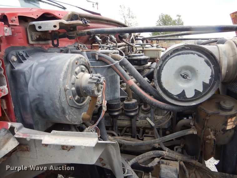 image for item KA9463 1993 Ford F700  utility / service truck