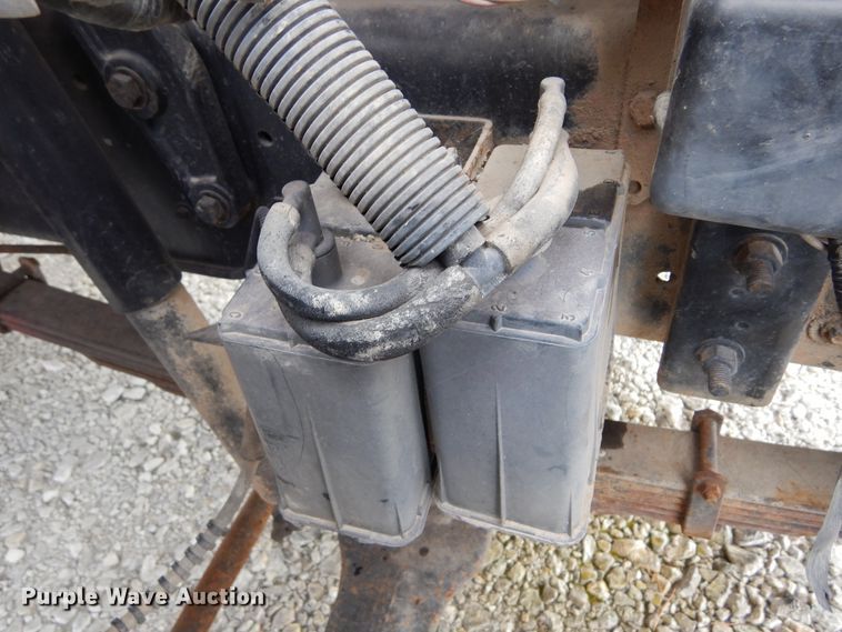 image for item KA9463 1993 Ford F700  utility / service truck