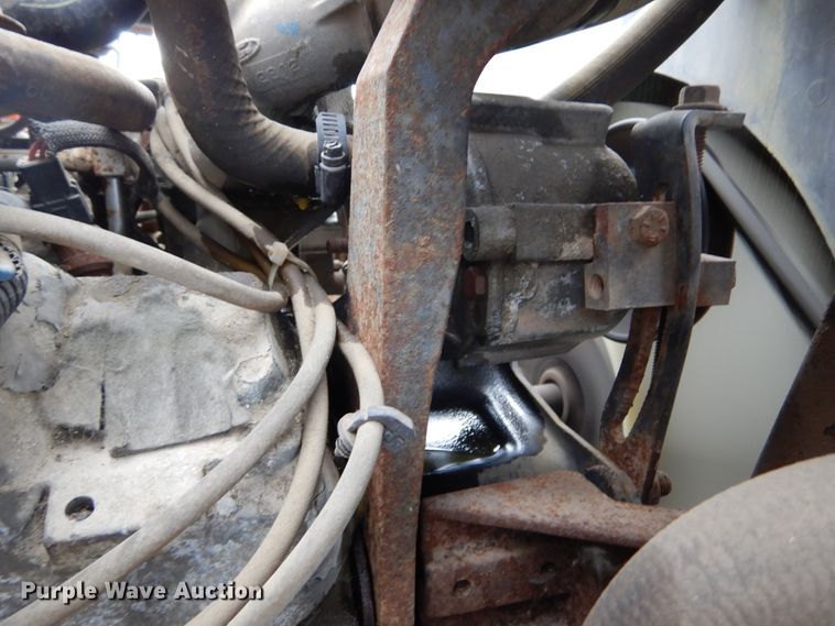 image for item KA9463 1993 Ford F700  utility / service truck