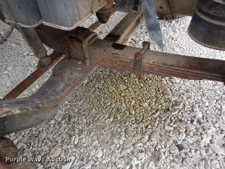 image for item KA9463 1993 Ford F700  utility / service truck