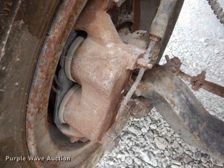 image for item KA9463 1993 Ford F700  utility / service truck