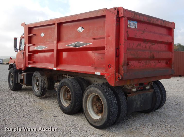 image for item KA9464 1990 Mack 600  dump truck