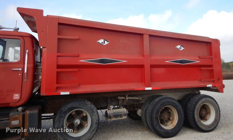 image for item KA9464 1990 Mack 600  dump truck