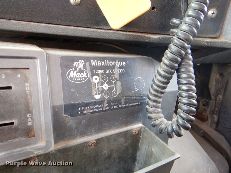 image for item KA9464 1990 Mack 600  dump truck