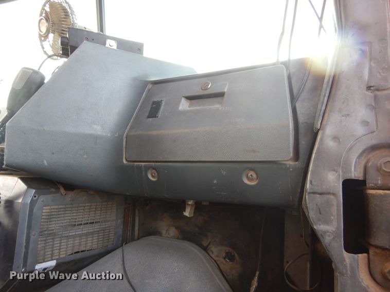 image for item KA9464 1990 Mack 600  dump truck