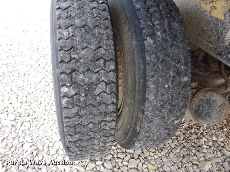 image for item KA9464 1990 Mack 600  dump truck