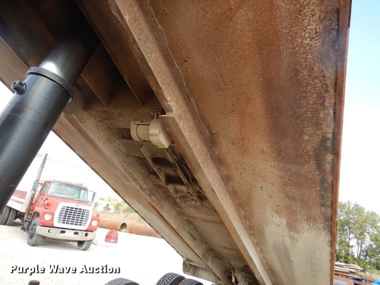 image for item KA9464 1990 Mack 600  dump truck