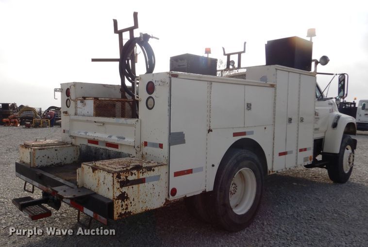 image for item KA9465 1997 Ford F800  utility / service truck