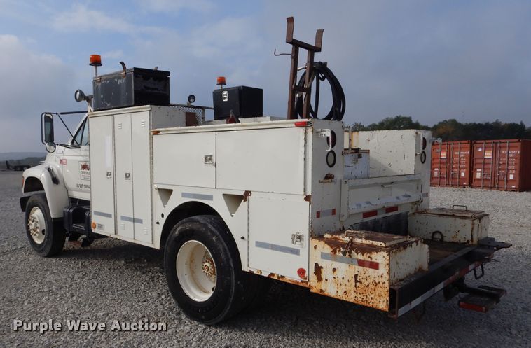 image for item KA9465 1997 Ford F800  utility / service truck