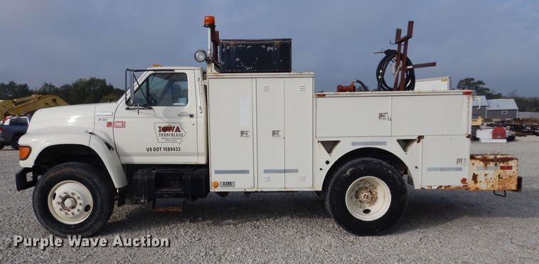 image for item KA9465 1997 Ford F800  utility / service truck