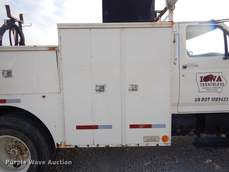 image for item KA9465 1997 Ford F800  utility / service truck