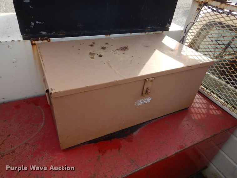 image for item KA9465 1997 Ford F800  utility / service truck