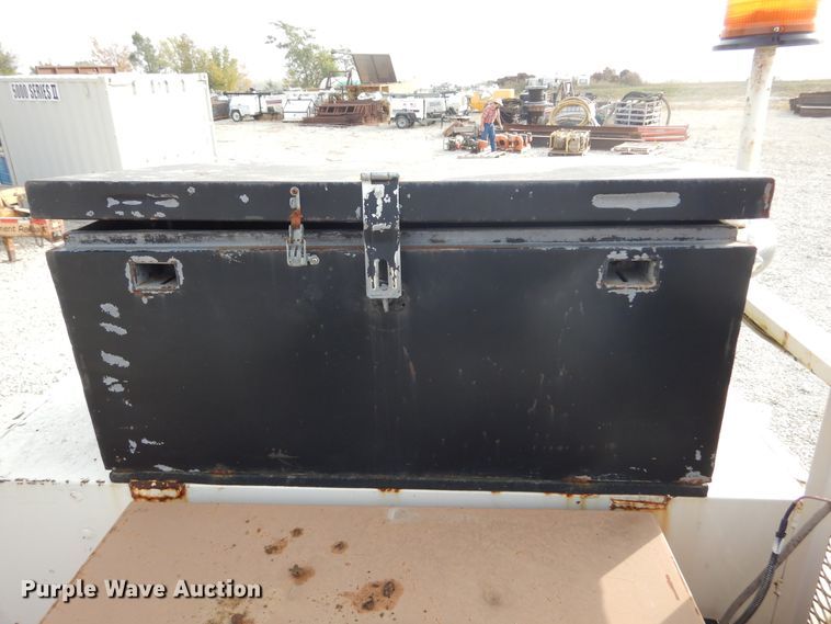 image for item KA9465 1997 Ford F800  utility / service truck