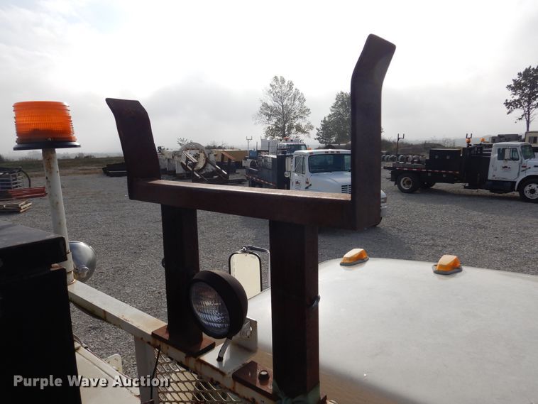 image for item KA9465 1997 Ford F800  utility / service truck