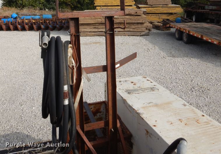 image for item KA9465 1997 Ford F800  utility / service truck