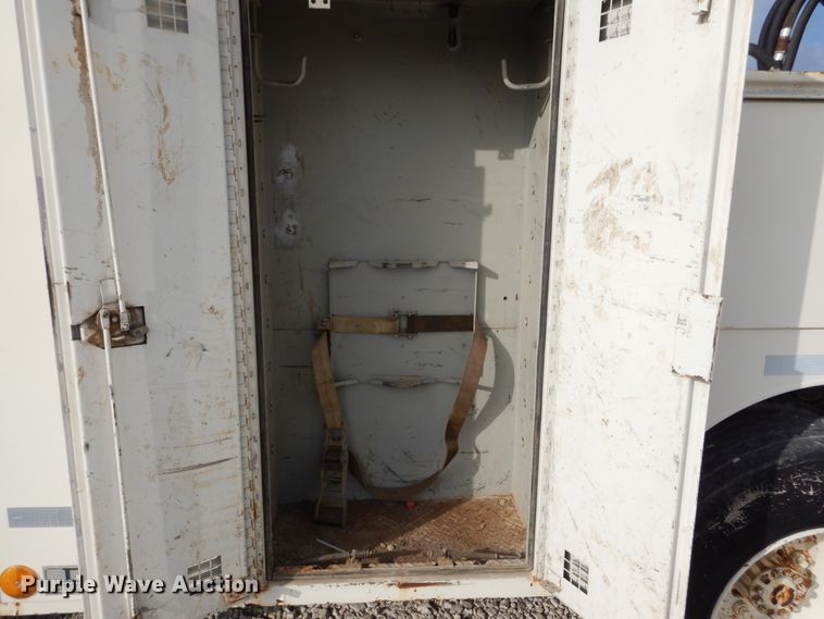 image for item KA9465 1997 Ford F800  utility / service truck