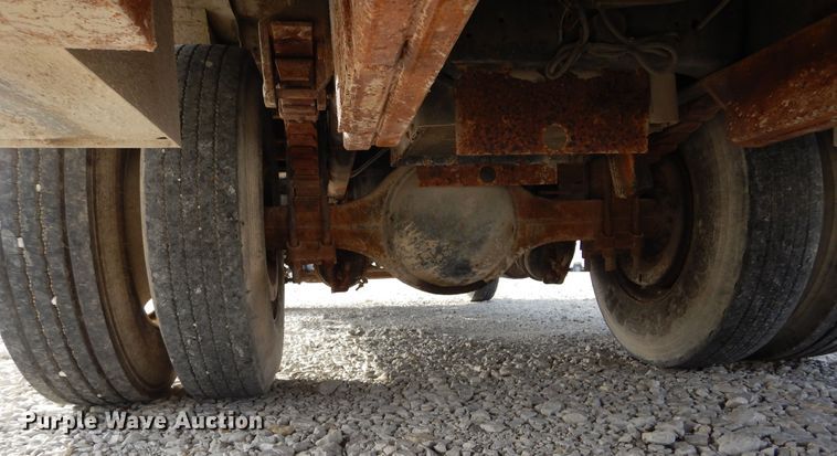 image for item KA9465 1997 Ford F800  utility / service truck