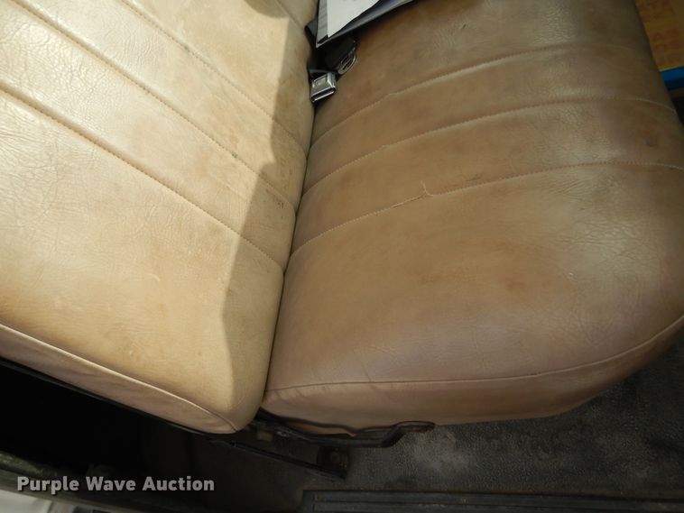 image for item KA9465 1997 Ford F800  utility / service truck