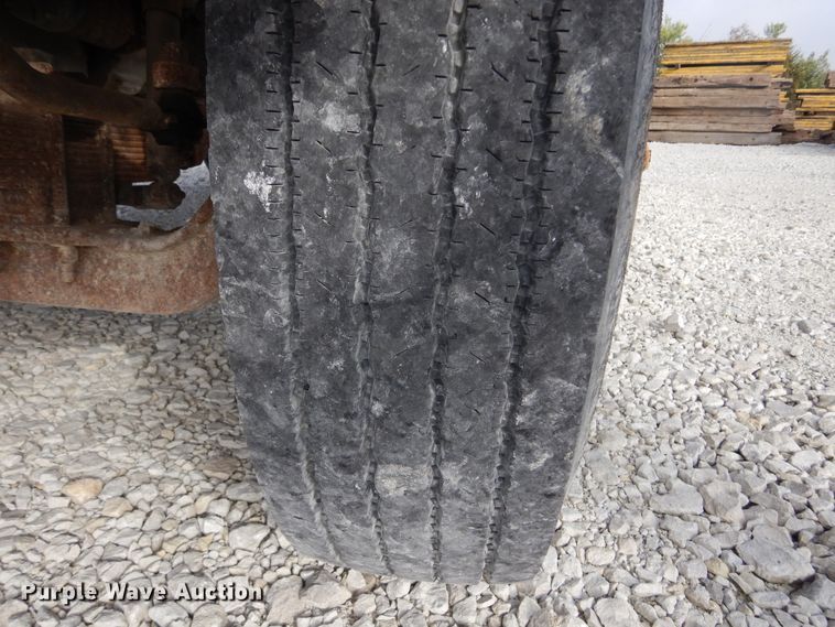 image for item KA9465 1997 Ford F800  utility / service truck