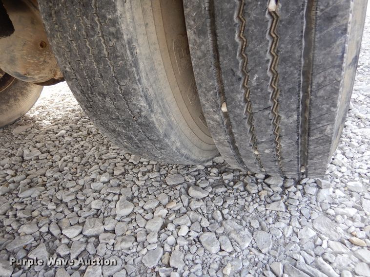 image for item KA9465 1997 Ford F800  utility / service truck