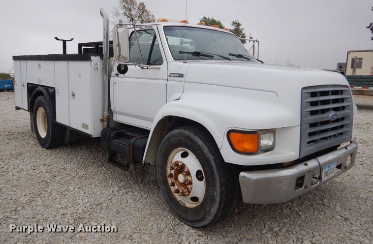 image for item KA9468 1997 Ford F800  utility / service truck