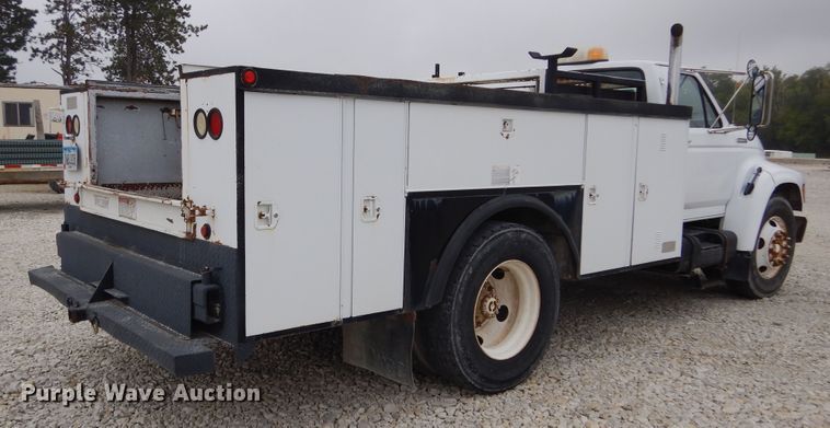 image for item KA9468 1997 Ford F800  utility / service truck