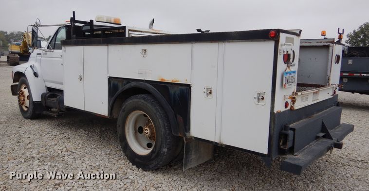 image for item KA9468 1997 Ford F800  utility / service truck