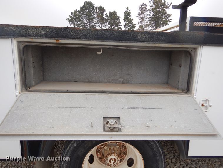 image for item KA9468 1997 Ford F800  utility / service truck