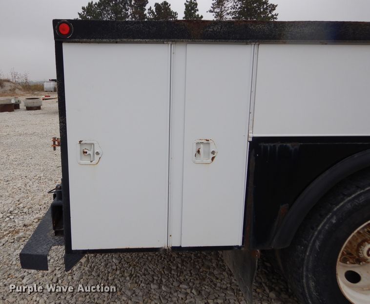 image for item KA9468 1997 Ford F800  utility / service truck