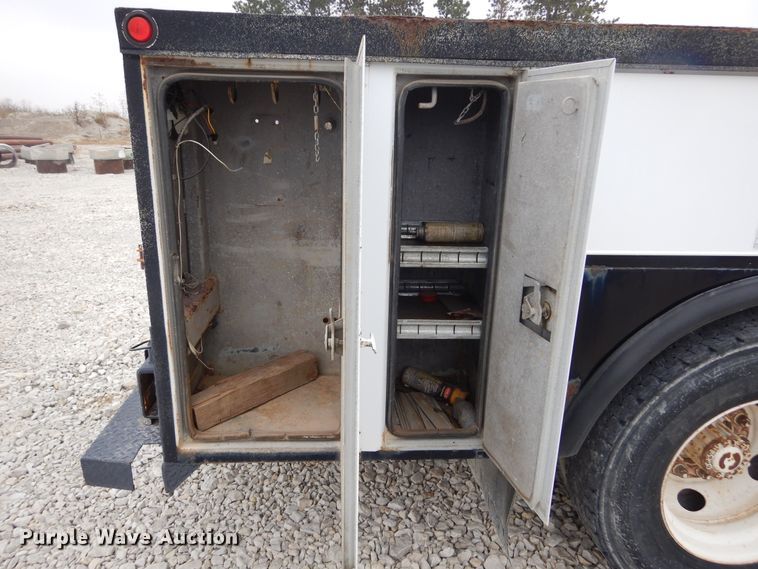 image for item KA9468 1997 Ford F800  utility / service truck