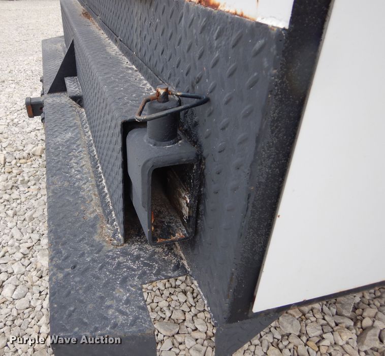 image for item KA9468 1997 Ford F800  utility / service truck