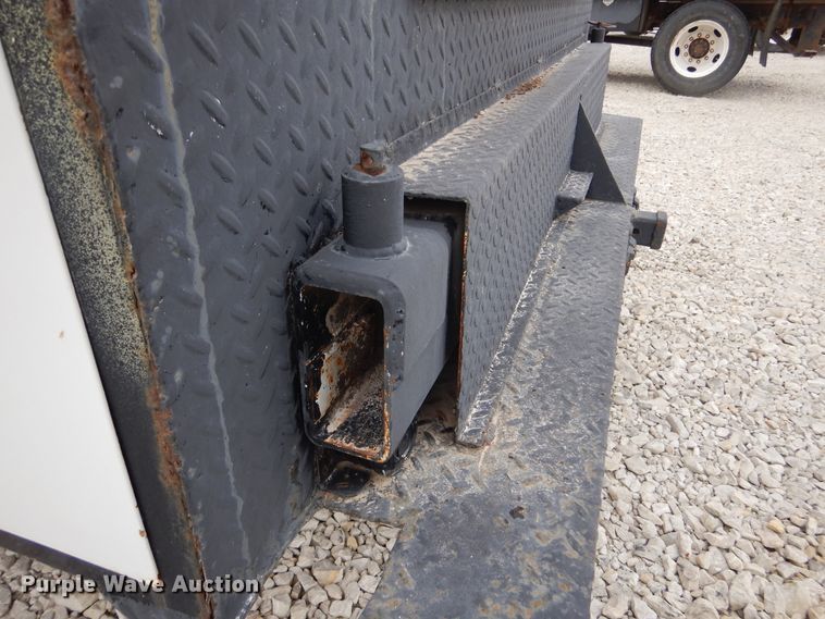 image for item KA9468 1997 Ford F800  utility / service truck